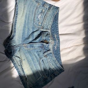 Size 6 American eagle shorts